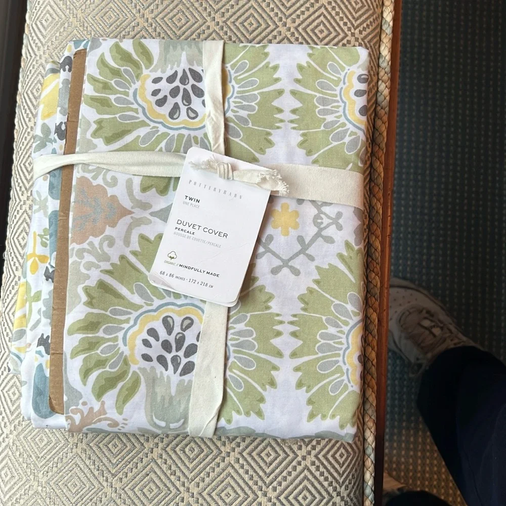 POTTERY BARN DUVET TWIN JONI  NWT 129.00
